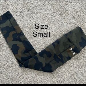 LIKE NEW! Pink leggings